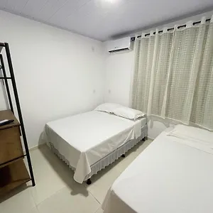 Quarto em Acomodações Particulares Calefe Suítes, Penha (Santa Catarina)